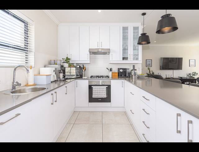 3 BEDROOM FREESTANDING SOLD IN SUNNINGDALE